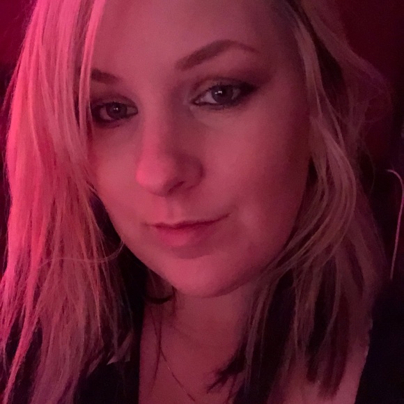 Meet your Posher, Brittney - Picture 14 of 15